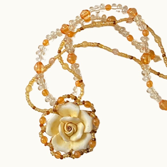 Sculpted Rose Beaded Necklace - Picture 2 of 7